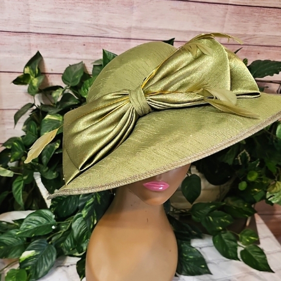Giovannio Designed in England Accessories - Giovannio Elegant Green Women's Hat with Bow/Feathers